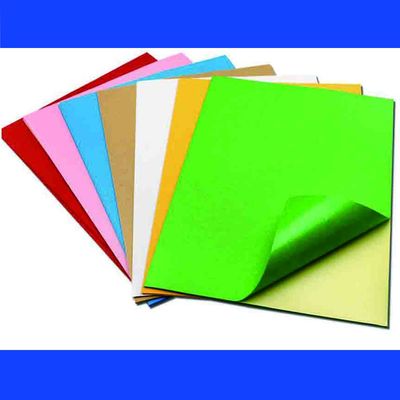 Opgeruimd enig polijst het document van de Oppervlaktea4 sticker voor printer